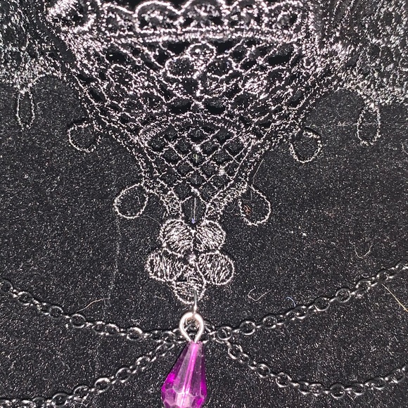 ⭐️ NIB Lace choker with purple gems. - Picture 3 of 5